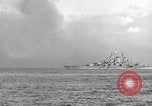 Standbild USA Kriegsschiff Iwo Jima, 1945, aus Sekunde 43 historischem Filmmaterial Videoclip 65675047902