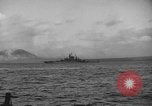 Standbild Beschuss von Iwo Jima Island Iwo Jima, 1945, aus Sekunde 13 historischem Filmmaterial Videoclip 65675047903
