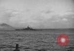 Standbild Beschuss von Iwo Jima Island Iwo Jima, 1945, aus Sekunde 17 historischem Filmmaterial Videoclip 65675047903