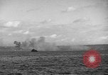 Standbild Beschuss von Iwo Jima Island Iwo Jima, 1945, aus Sekunde 36 historischem Filmmaterial Videoclip 65675047903