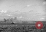 Standbild Beschuss von Iwo Jima Island Iwo Jima, 1945, aus Sekunde 42 historischem Filmmaterial Videoclip 65675047903
