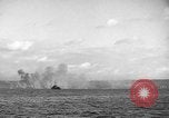 Standbild Beschuss von Iwo Jima Island Iwo Jima, 1945, aus Sekunde 53 historischem Filmmaterial Videoclip 65675047903
