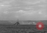 Standbild Beschuss von Iwo Jima Island Iwo Jima, 1945, aus Sekunde 55 historischem Filmmaterial Videoclip 65675047903