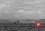 Standbild Beschuss von Iwo Jima Island Iwo Jima, 1945, aus Sekunde 56 historischem Filmmaterial Videoclip 65675047903