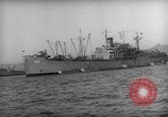Standbild USS Bayfield APA-33 Hungnam Nordkorea, 1950, aus Sekunde 17 historischem Filmmaterial Videoclip 65675047908