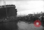 Standbild koreanischen Fluechtlinge Hungnam Nordkorea, 1950, aus Sekunde 5 historischem Filmmaterial Videoclip 65675047909