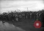 Standbild koreanischen Fluechtlinge Hungnam Nordkorea, 1950, aus Sekunde 17 historischem Filmmaterial Videoclip 65675047909