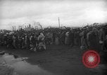 Standbild koreanischen Fluechtlinge Hungnam Nordkorea, 1950, aus Sekunde 18 historischem Filmmaterial Videoclip 65675047909