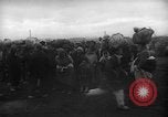Standbild koreanischen Fluechtlinge Hungnam Nordkorea, 1950, aus Sekunde 27 historischem Filmmaterial Videoclip 65675047909
