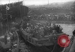 Standbild koreanischen Fluechtlinge Hungnam Nordkorea, 1950, aus Sekunde 30 historischem Filmmaterial Videoclip 65675047909