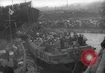 Standbild koreanischen Fluechtlinge Hungnam Nordkorea, 1950, aus Sekunde 32 historischem Filmmaterial Videoclip 65675047909