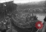 Standbild koreanischen Fluechtlinge Hungnam Nordkorea, 1950, aus Sekunde 33 historischem Filmmaterial Videoclip 65675047909