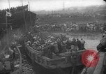 Standbild koreanischen Fluechtlinge Hungnam Nordkorea, 1950, aus Sekunde 37 historischem Filmmaterial Videoclip 65675047909