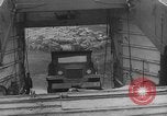 Standbild koreanischen Fluechtlinge Hungnam Nordkorea, 1950, aus Sekunde 59 historischem Filmmaterial Videoclip 65675047909