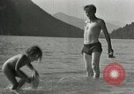 Immagine di Eva Braun Berchtesgaden Germania, 1940, secondo 56 filmato di repertorio 65675047910