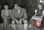 Standbild Adolf Hitlers Gäste Berchtesgaden Deutschland, 1940, aus Sekunde 8 historischem Filmmaterial Videoclip 65675047911
