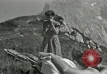 Standbild Adolf Hitlers Begleiter Berchtesgaden Deutschland, 1940, aus Sekunde 32 historischem Filmmaterial Videoclip 65675047913