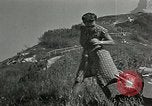 Standbild Adolf Hitlers Begleiter Berchtesgaden Deutschland, 1940, aus Sekunde 35 historischem Filmmaterial Videoclip 65675047913