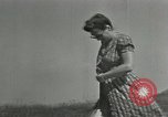 Standbild Adolf Hitlers Begleiter Berchtesgaden Deutschland, 1940, aus Sekunde 39 historischem Filmmaterial Videoclip 65675047913