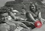 Standbild Adolf Hitlers Begleiter Berchtesgaden Deutschland, 1940, aus Sekunde 45 historischem Filmmaterial Videoclip 65675047913