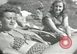 Standbild Adolf Hitlers Begleiter Berchtesgaden Deutschland, 1940, aus Sekunde 46 historischem Filmmaterial Videoclip 65675047913