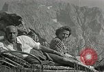 Standbild Adolf Hitlers Begleiter Berchtesgaden Deutschland, 1940, aus Sekunde 47 historischem Filmmaterial Videoclip 65675047913