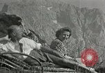 Standbild Adolf Hitlers Begleiter Berchtesgaden Deutschland, 1940, aus Sekunde 48 historischem Filmmaterial Videoclip 65675047913