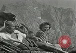 Standbild Adolf Hitlers Begleiter Berchtesgaden Deutschland, 1940, aus Sekunde 50 historischem Filmmaterial Videoclip 65675047913