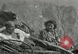 Standbild Adolf Hitlers Begleiter Berchtesgaden Deutschland, 1940, aus Sekunde 58 historischem Filmmaterial Videoclip 65675047913
