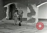 Standbild Adolf Hitlers Begleiter Eva Braun Bayern Deutschland, 1944, aus Sekunde 5 historischem Filmmaterial Videoclip 65675047914