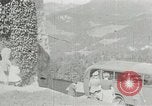 Standbild Adolf Hitlers Begleiter Eva Braun Bayern Deutschland, 1944, aus Sekunde 28 historischem Filmmaterial Videoclip 65675047914