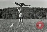 Immagine di Hitler's companion Eva Braun Berchtesgaden Germania, 1940, secondo 45 filmato di repertorio 65675047916