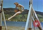 Standbild Hitlers Begleiter Eva Braun Berchtesgaden Deutschland, 1940, aus Sekunde 15 historischem Filmmaterial Videoclip 65675047921