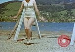 Standbild Hitlers Begleiter Eva Braun Berchtesgaden Deutschland, 1940, aus Sekunde 61 historischem Filmmaterial Videoclip 65675047921
