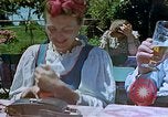 Standbild Hitlers Begleiter Eva Braun Berchtesgaden Deutschland, 1940, aus Sekunde 13 historischem Filmmaterial Videoclip 65675047923