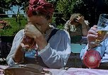 Standbild Hitlers Begleiter Eva Braun Berchtesgaden Deutschland, 1940, aus Sekunde 14 historischem Filmmaterial Videoclip 65675047923