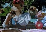 Standbild Hitlers Begleiter Eva Braun Berchtesgaden Deutschland, 1940, aus Sekunde 15 historischem Filmmaterial Videoclip 65675047923
