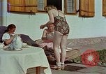 Immagine di Hitler's companion Eva Braun Berchtesgaden Germania, 1940, secondo 13 filmato di repertorio 65675047927