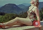 Immagine di Hitler's companion Eva Braun Berchtesgaden Germania, 1940, secondo 52 filmato di repertorio 65675047927