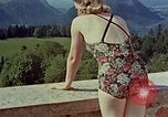 Immagine di Hitler's companion Eva Braun Berchtesgaden Germania, 1940, secondo 62 filmato di repertorio 65675047927