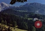 Standbild Adolf Hitlers Berghof Berchtesgaden Deutschland, 1940, aus Sekunde 17 historischem Filmmaterial Videoclip 65675047930