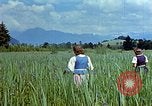 Standbild Adolf Hitlers Begleiter Eva Braun Berchtesgaden Deutschland, 1940, aus Sekunde 8 historischem Filmmaterial Videoclip 65675047933
