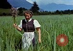 Standbild Adolf Hitlers Begleiter Eva Braun Berchtesgaden Deutschland, 1940, aus Sekunde 28 historischem Filmmaterial Videoclip 65675047933