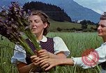 Standbild Adolf Hitlers Begleiter Eva Braun Berchtesgaden Deutschland, 1940, aus Sekunde 32 historischem Filmmaterial Videoclip 65675047933