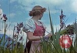 Standbild Adolf Hitlers Begleiter Eva Braun Berchtesgaden Deutschland, 1940, aus Sekunde 37 historischem Filmmaterial Videoclip 65675047933