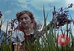 Standbild Adolf Hitlers Begleiter Eva Braun Berchtesgaden Deutschland, 1940, aus Sekunde 39 historischem Filmmaterial Videoclip 65675047933