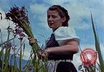 Standbild Adolf Hitlers Begleiter Eva Braun Berchtesgaden Deutschland, 1940, aus Sekunde 44 historischem Filmmaterial Videoclip 65675047933