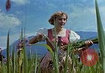 Standbild Adolf Hitlers Begleiter Eva Braun Berchtesgaden Deutschland, 1940, aus Sekunde 61 historischem Filmmaterial Videoclip 65675047933