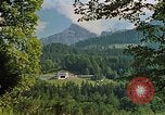 Standbild Adolf Hitlers Berghof Berchtesgaden Deutschland, 1940, aus Sekunde 39 historischem Filmmaterial Videoclip 65675047937