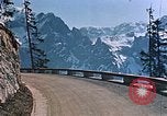 Standbild Mountain Road Berchtesgaden Deutschland, 1940, aus Sekunde 14 historischem Filmmaterial Videoclip 65675047944